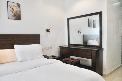 ab942dad-0a02-4ad7-8430-b25b8e3a8249