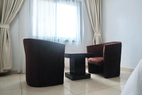 afaa58cb-0580-4feb-bfaa-6e3f8d1ab4a0