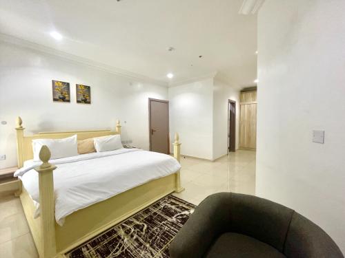 f26fb17d-7549-484f-b019-af00b69195df